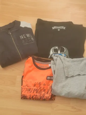 Lot vêtements garçon 8ans t-shirt et veste