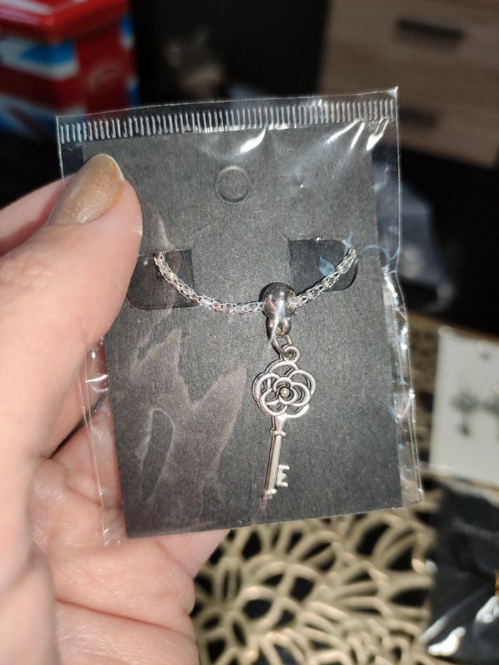Lot de 6 bijoux neufs, thème clé, clef - photo numéro 7