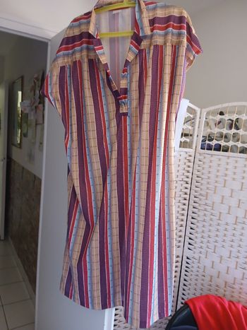 Vends robe chemisiers pantalon thee shirt blouse