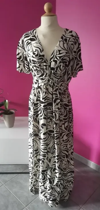 Robe noire et blanche KILKY  en taille L