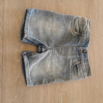 Short levi's taille 6 mois