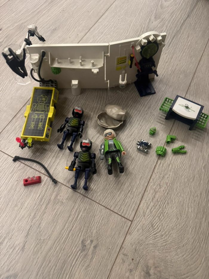 Playmobil laboratoire du robo gang 4880