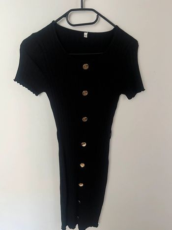 Petite robe noire stretch boutons dorés col rond taille M/L