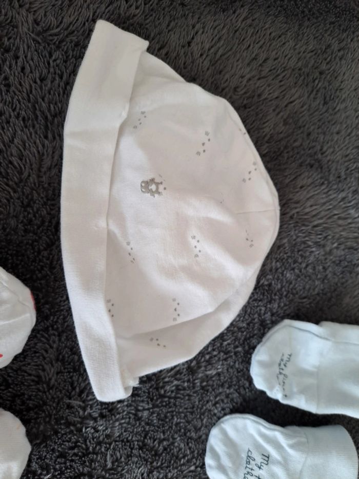 Lot naissance bonnet et moufles - photo numéro 4