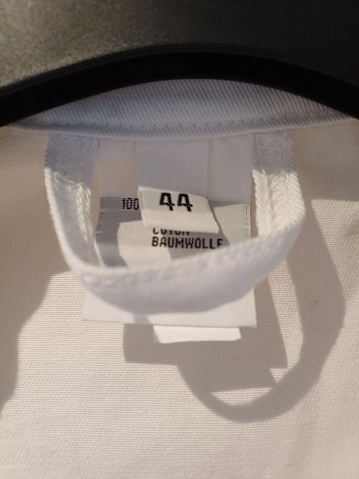 Blouse blanche taille 44 - photo numéro 2