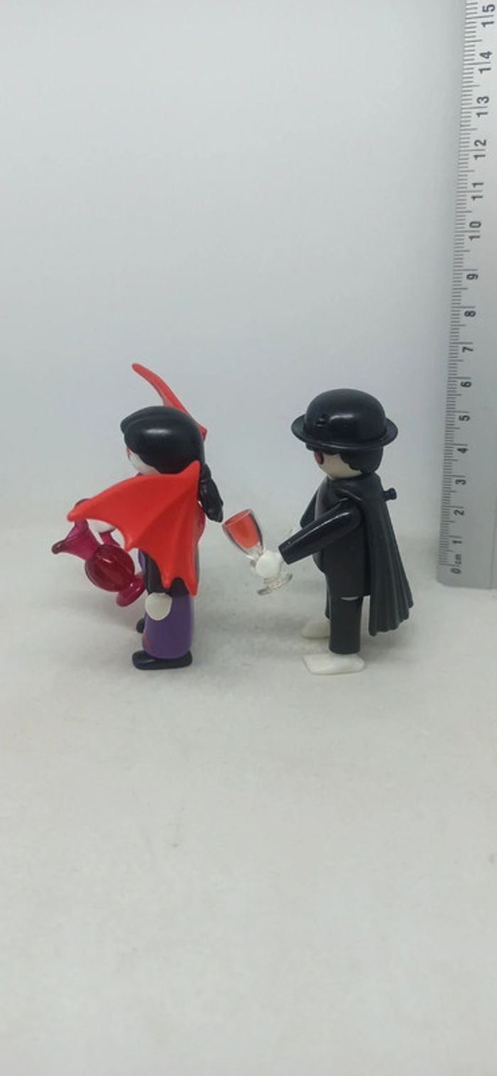 Femme et homme vampire avec pichet et verre playmobil - photo numéro 2