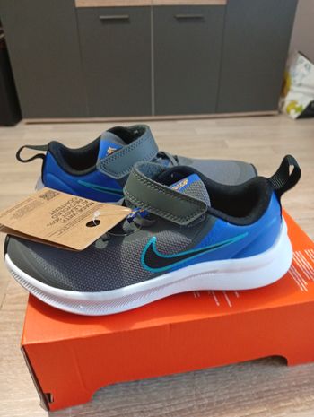 Baskets Nike neuves t.29,5