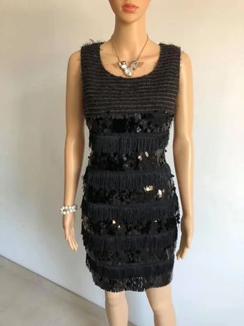 Robe noire neuve sans manches avec sequins Molly Bracken taille S (valeur 60€)
