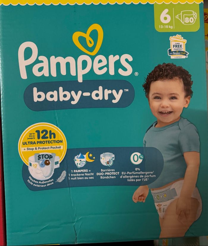 1 carton de couches Pampers taille 6