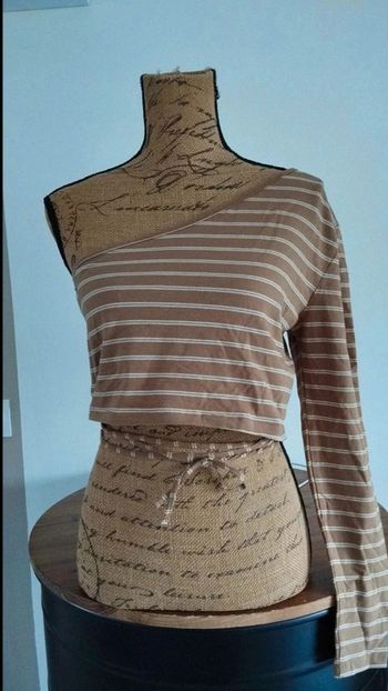 Tee  shirt  une  manche longue beige  marron taille  xl  Ardene
