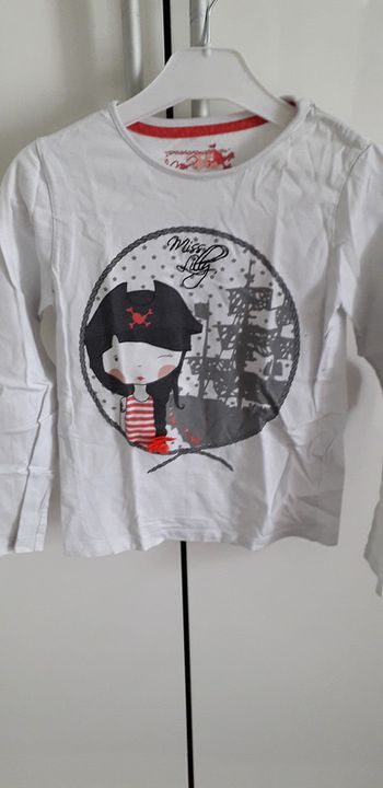 T.Shirts manches longues fille 8 ans état correct
