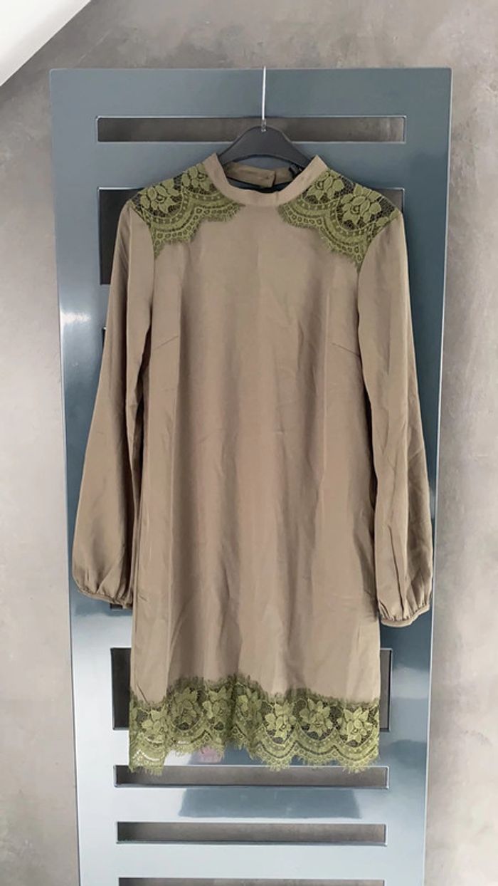 Robe kaki neuve taille M/L