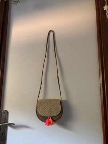 Sac pompom a bandoulière