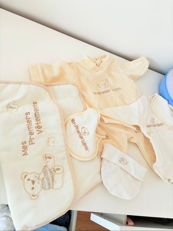 Ensemble naissance de 0-1 mois