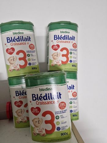 5 boites de lait bledilait 3eme age 