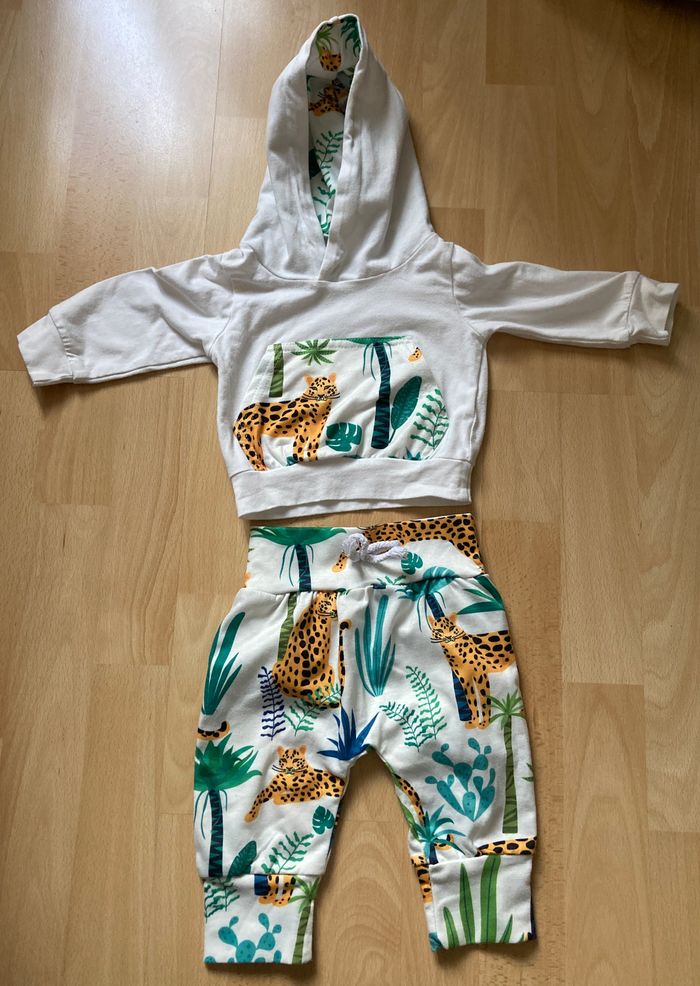 ensemble pantalon jogger et sweat à capuche motif jungle