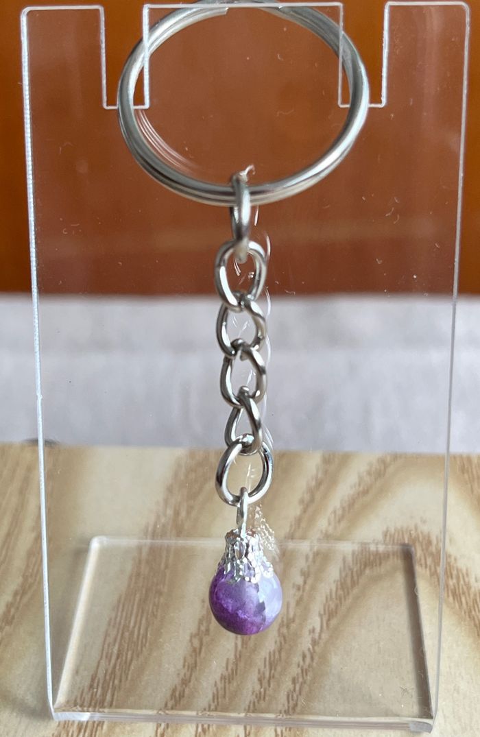 Porte clé perle violet