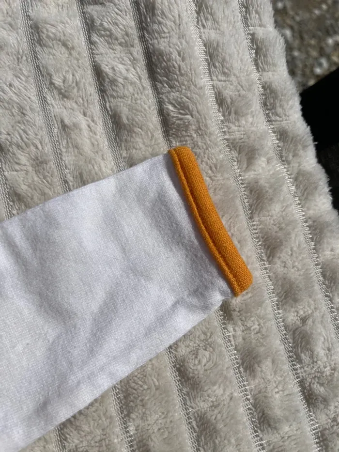 T-shirt bébé 1/2 mois manches longues – blanc avec détails orange - photo numéro 3