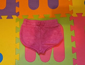 Short rose fushia,orchestra, taille 9 mois (71 cm)