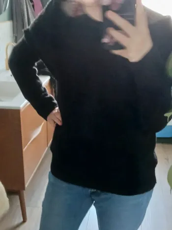 Pull noir à col roulé