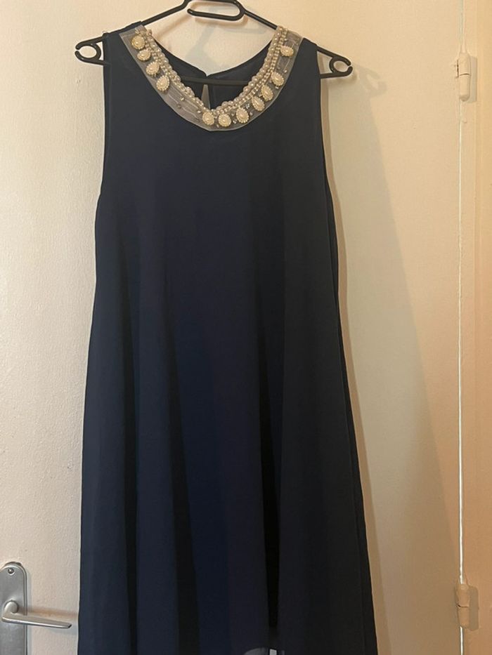 Robe courte sans manches