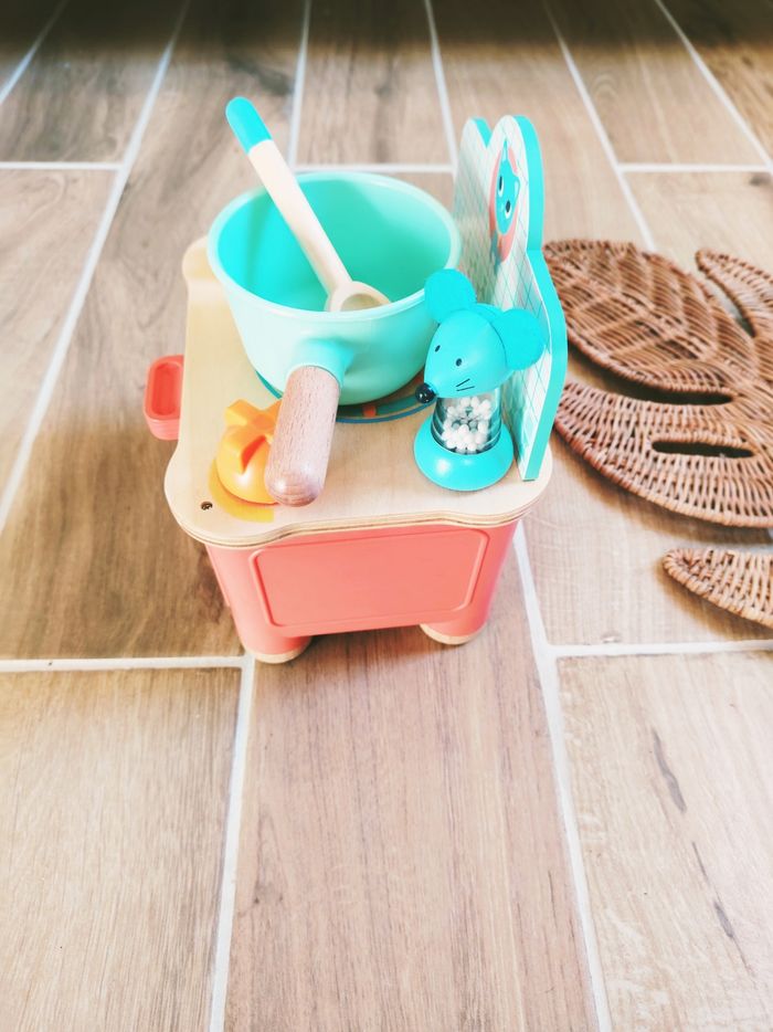 🍳Dinette four kitchenette en bois avec accessoires marque Djeco - photo numéro 2