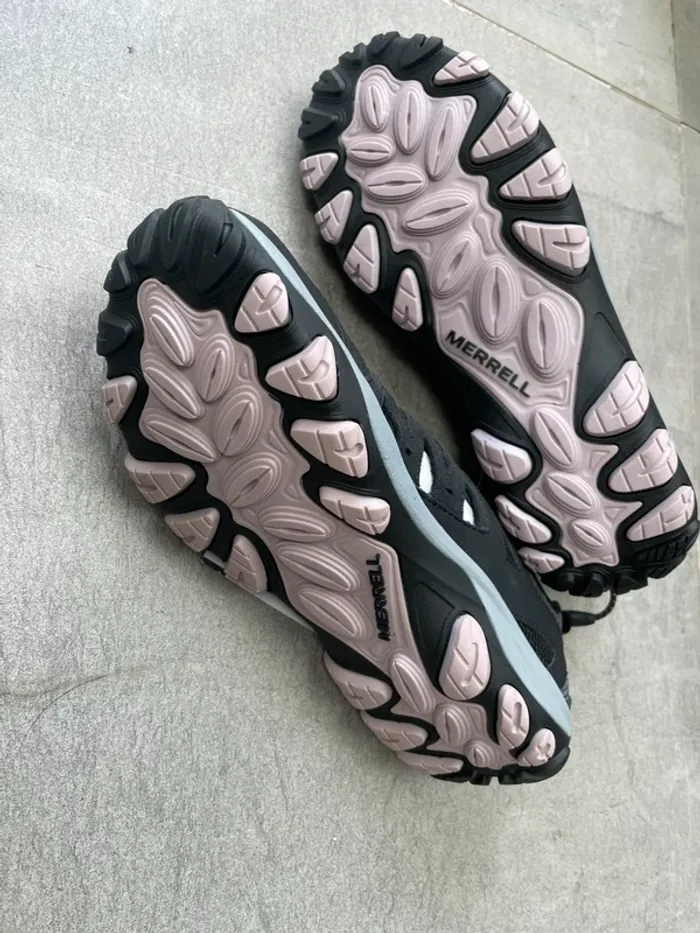 Baskets merrell 39 neuves - photo numéro 2