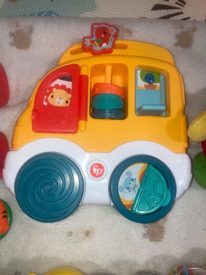 Lot de jouets bébé - photo numéro 2