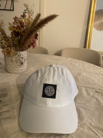 Casquette Stone Island neuve avec étiquette 
