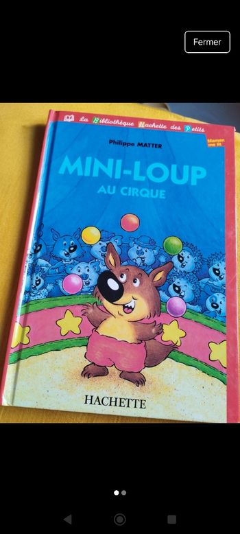 Livre "mini-loup au cirque"