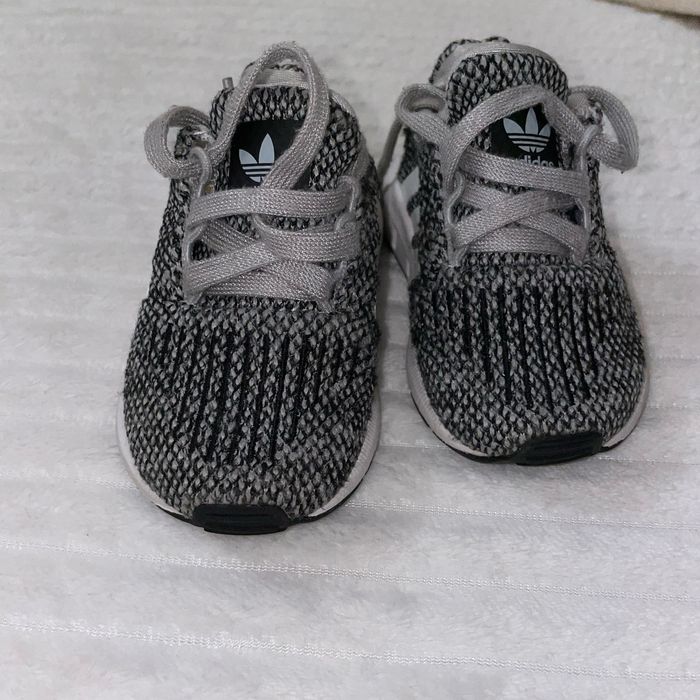 Basket adidas - photo numéro 3