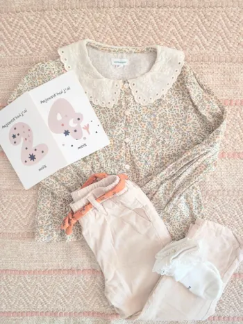 Ensemble blouse liberty pantalon beige chaussettes Verbaudet 2 ans
