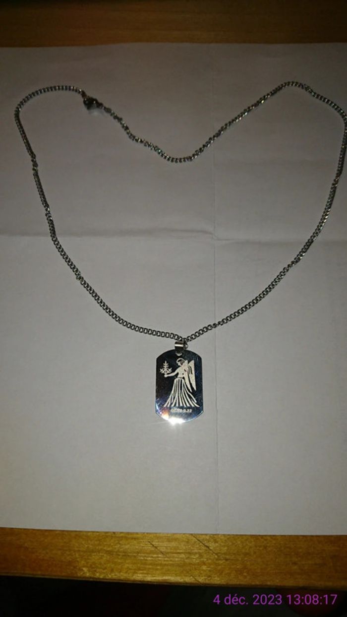 Chaînette et pendentif signe vierge