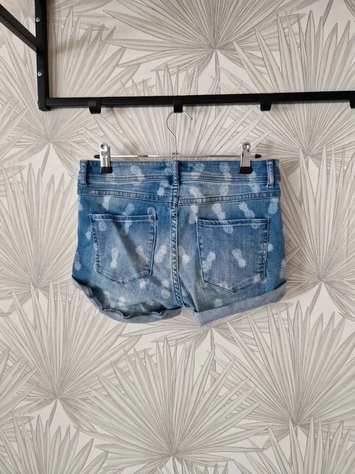 Joli short en jean Cache Cache taille 36 - photo numéro 2