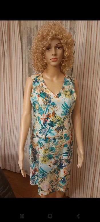 Robe Giovane taille be 40 IT 44 NL 38