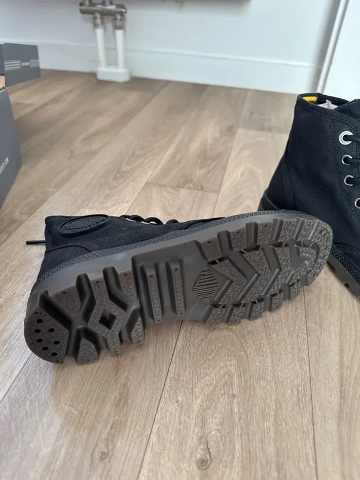 Bottes Palladium noires neuves Hi Wax - photo numéro 4