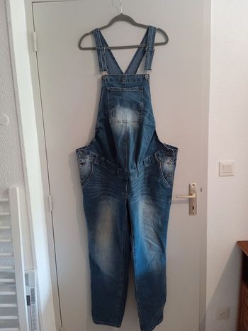 Salopette de grossesse