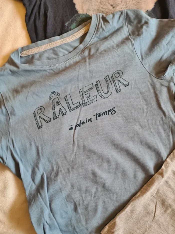 Lot 4  tee-shirt manches courtes 8 ans - photo numéro 2