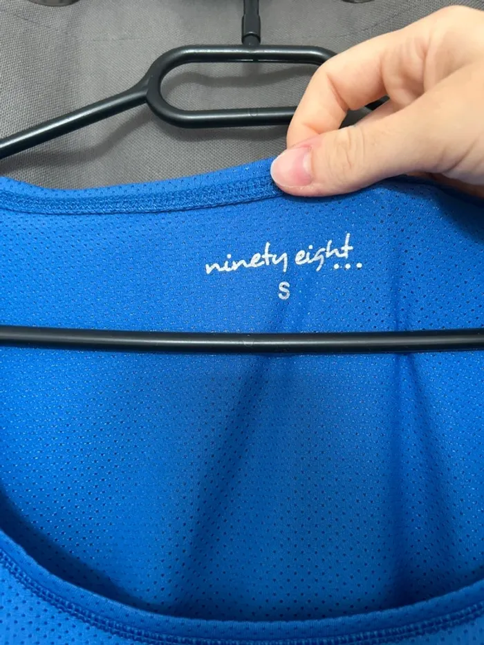 Tee shirt sport taille S - photo numéro 2
