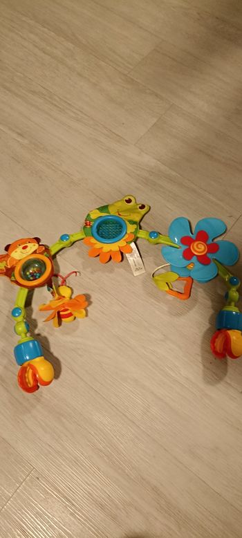 Arche d'éveil articulée dans la forêt tiny love