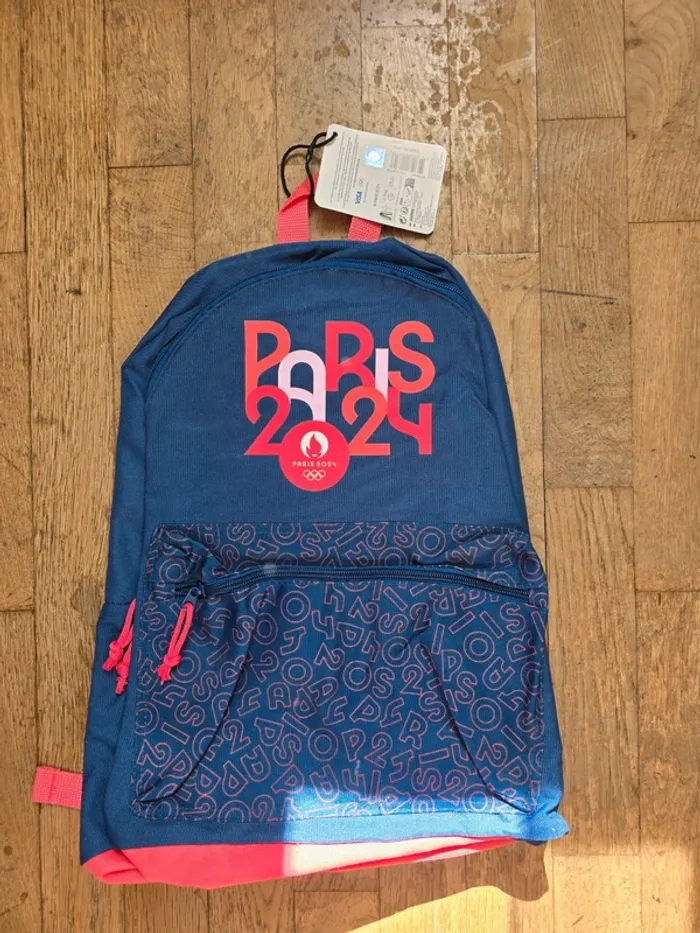 🌟 Sac à dos officiel JO Paris 2024 bleu/rose 🌟