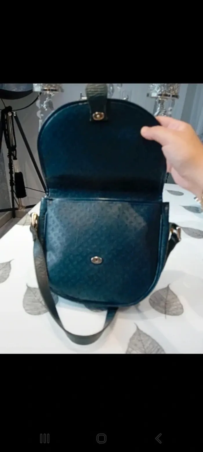 Sac à bandoulière vintage de la marque Jacques Estérel  une pièce à saisir - photo numéro 6