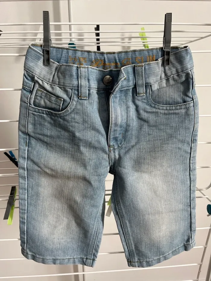Short bleue
