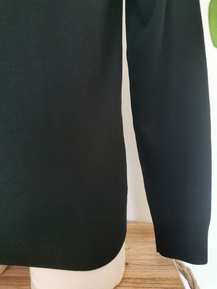 Pull noir col montant zippé Hugo Boss Taille M - photo numéro 7
