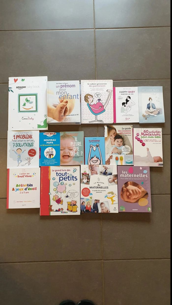 Lot livres : grossesse / naissance / éveil