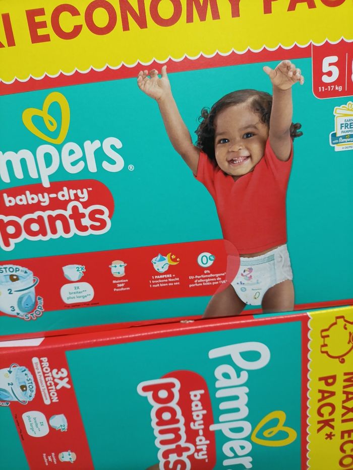 deux cartons de couche pampers baby dry taille 5 pants