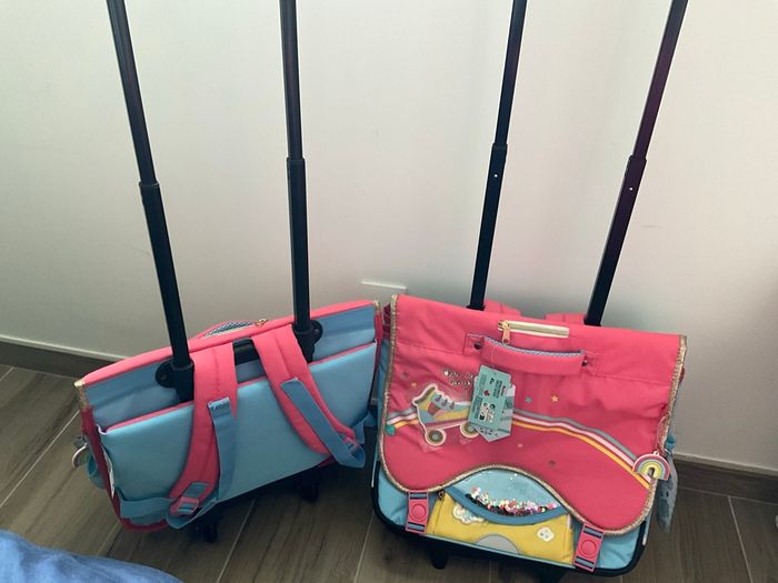 Lot 2 cartables neufs, jamais utilisés - photo numéro 2