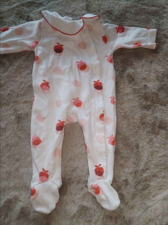 Pyjama fille - motif pomme - Jacadi paris - très bon état - 1 mois