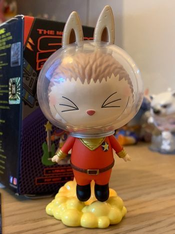 💥 Pop Mart Labubu Space Adventure Series : Labubu Starkiller (avec boîte + carte)