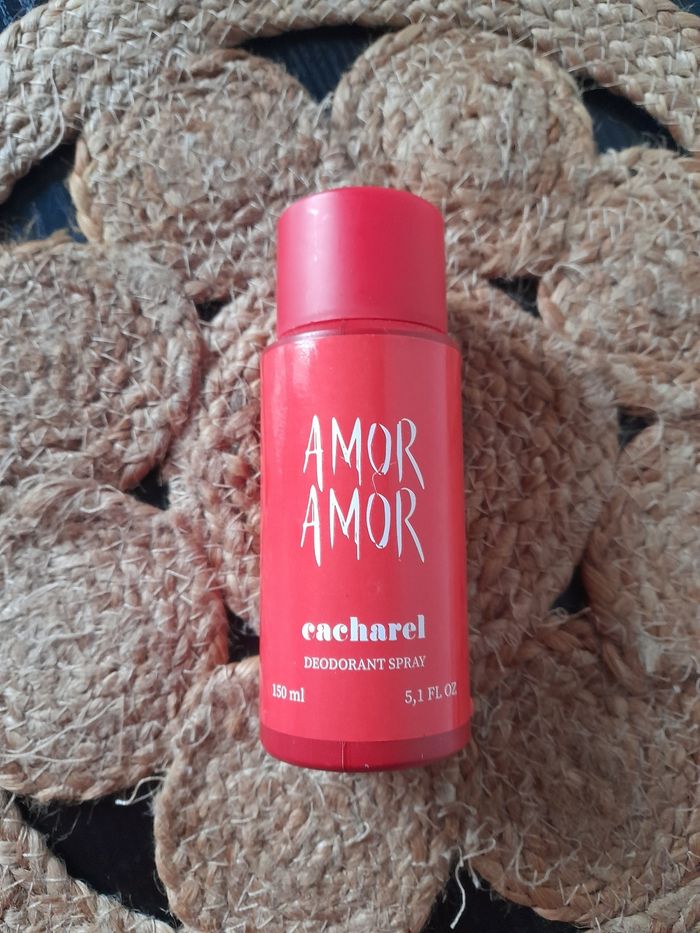 Deo amor amor cacharel